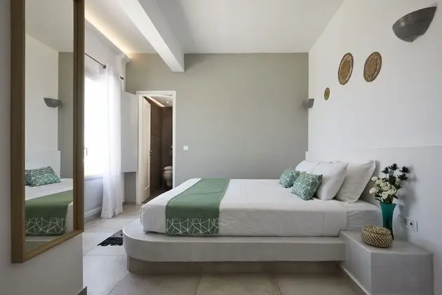 Deluxe Room with hot tub and sea view
