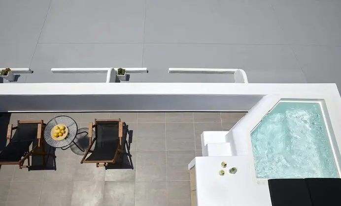 Deluxe Room with hot tub and sea view