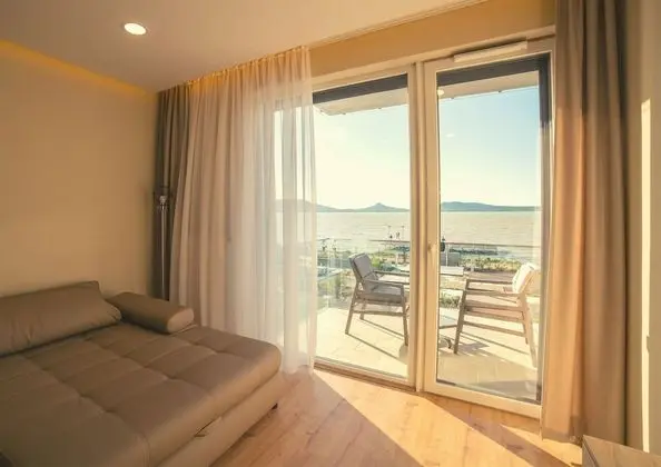 Deluxe Apart Daire, Göl Manzaralı