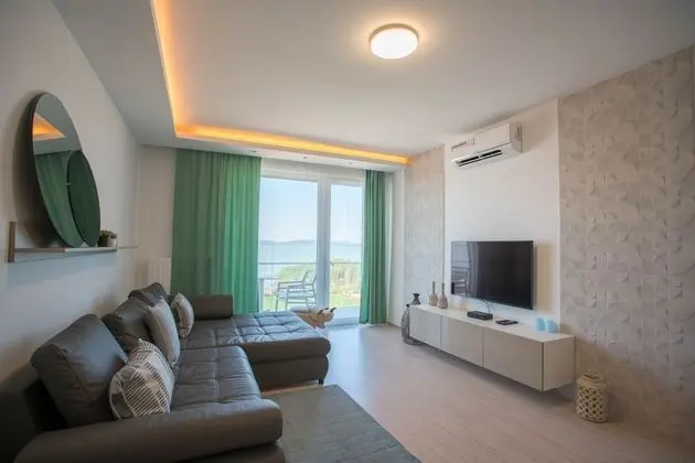 Deluxe Apart Daire, Göl Manzaralı