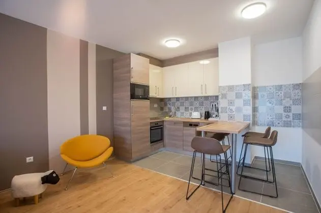 Superior Apart Daire, 2 Yatak Odası, Sigara İçilmez, Kısmi Göl Manzaralı