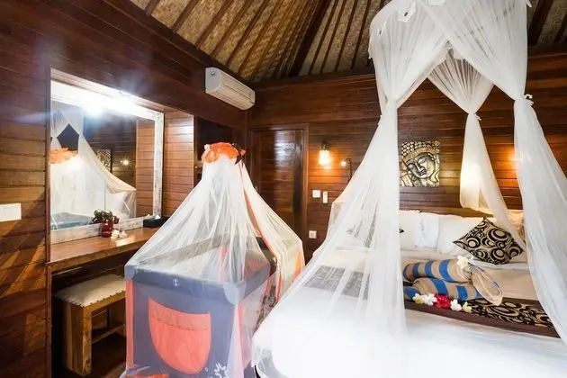 2 Bed Rooms with connecting door