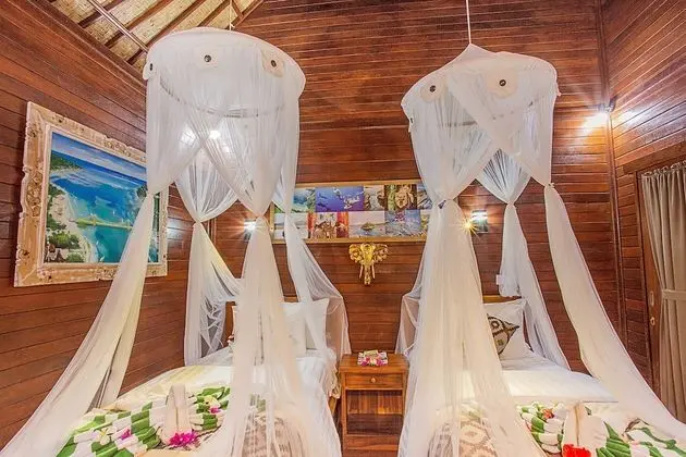 2 Bed Rooms with connecting door