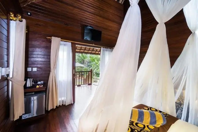 2 Bed Rooms with connecting door