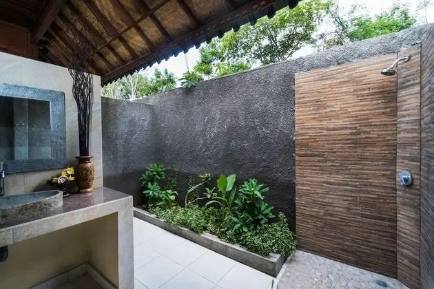 2 Bed Rooms with connecting door
