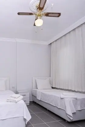 Iki Yatak Odalı Deluxe Suite, Deniz veya Bahçe Manzaralı