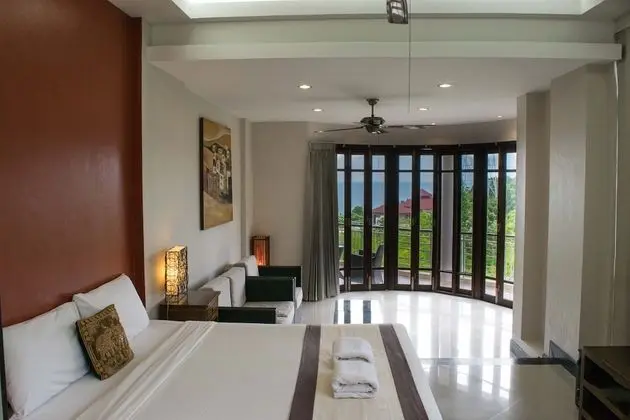 Deluxe Room, Partial Sea View