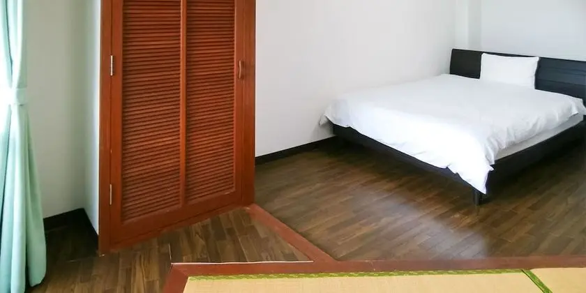 Oda, Sigara İçilmez (Japanese Western style, 2nd floor)