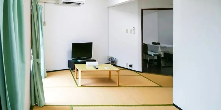 Oda, Sigara İçilmez (Japanese Western style, 2nd floor)