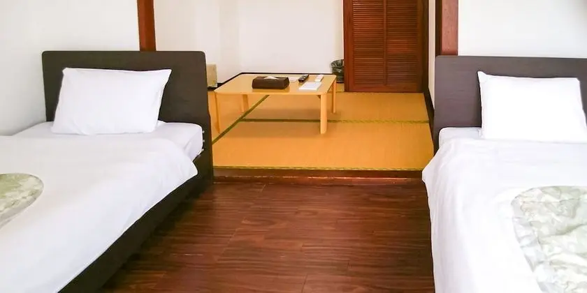 Oda, Sigara İçilmez (Japanese Western style, 2nd floor)