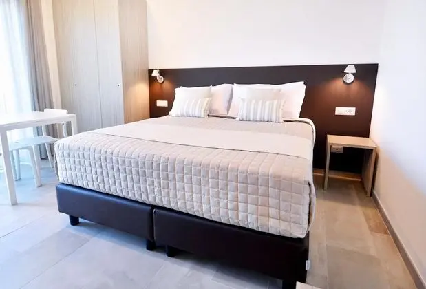 Deluxe Tek Büyük Yataklı Oda, Balkon, Deniz Manzaralı (2)