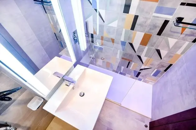 Deluxe Tek Büyük Yataklı Oda, Balkon, Deniz Manzaralı (2)