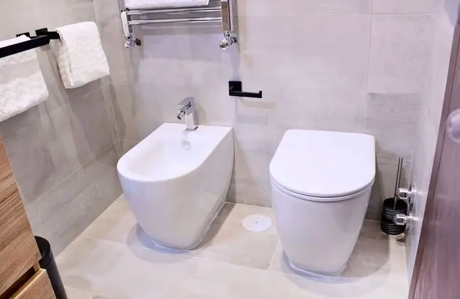 Deluxe Tek Büyük Yataklı Oda, Balkon, Deniz Manzaralı (2)