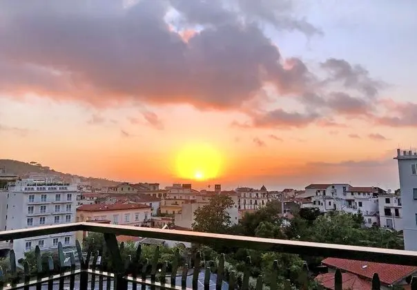 Superior Tek Büyük veya İki Ayrı Yataklı Oda, Balkon, Deniz Manzaralı (1)