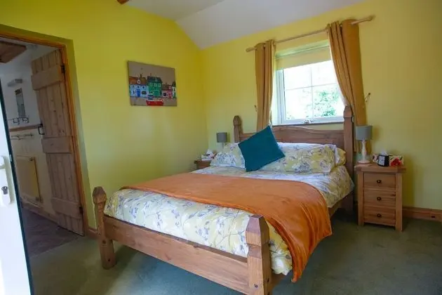Standard Tek Büyük Yataklı Oda, Banyolu/Duşlu, Bahçe Manzaralı (The Sunrise Room)