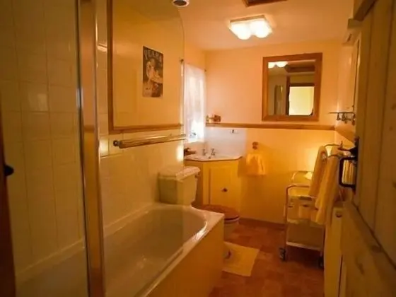 Standard Tek Büyük Yataklı Oda, Banyolu/Duşlu, Bahçe Manzaralı (The Sunrise Room)