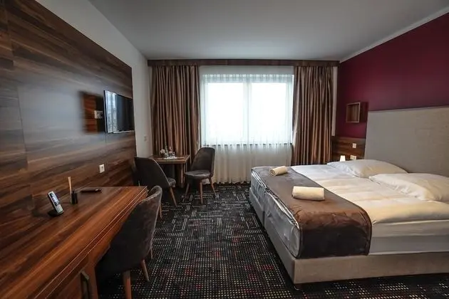 Deluxe Tek Büyük Yataklı Oda