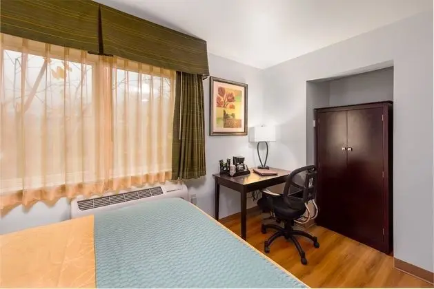 Standard Oda, 1 Büyük (Queen) Boy Yatak, Buzdolabı ve Mikrodalga