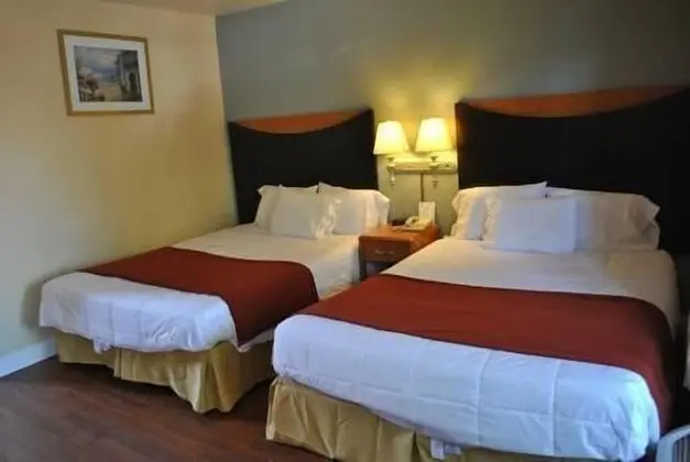 Deluxe Oda (Two Queen Beds and sofabed)