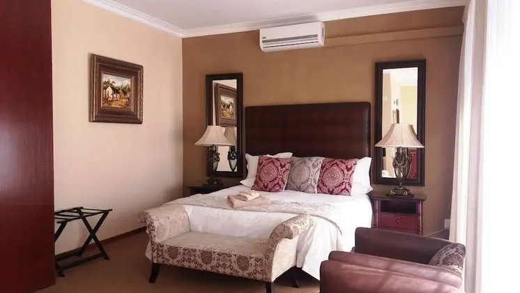 Queen Room with Pool View