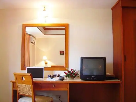 One Bedroom Apartment