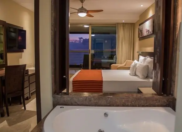 Infinity One Bedroom Suite