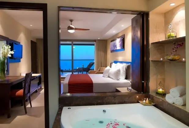 Infinity One Bedroom Suite