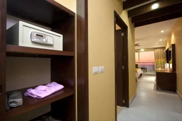 Infinity One Bedroom Suite