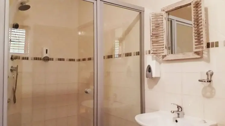Luxury Oda, 1 En Büyük (King) Boy Yatak