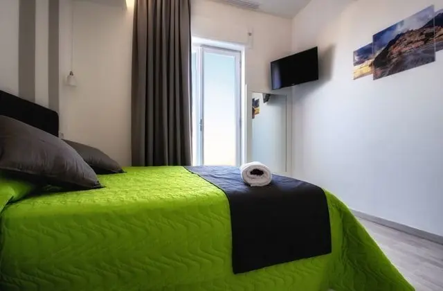 Comfort Oda, Teras
