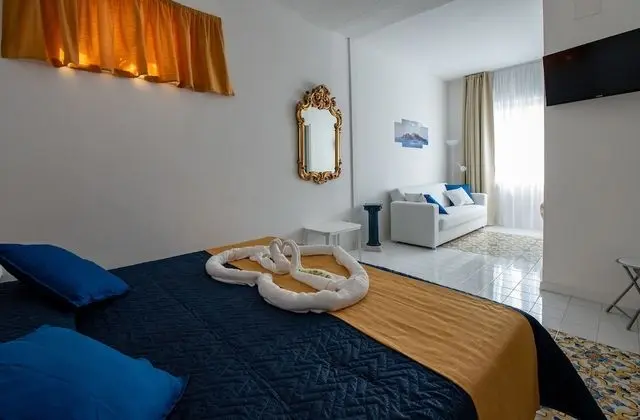 Design Üç Kişilik Oda, 1 Yatak Odası