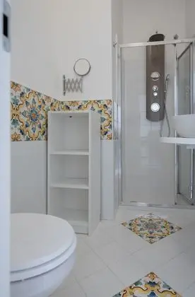 Design Üç Kişilik Oda, 1 Yatak Odası