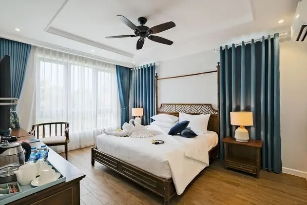 Deluxe Tek Büyük Yataklı Oda, Bahçe Manzaralı