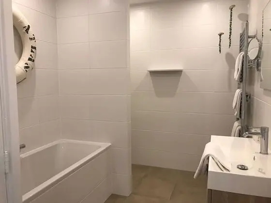 Standard Tek Büyük veya İki Ayrı Yataklı Oda