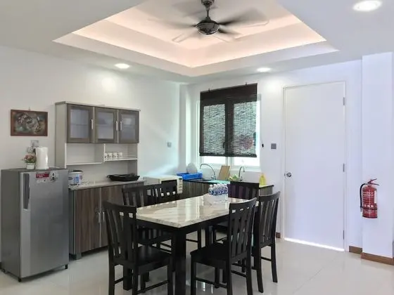 Deluxe Çatı Katı Süiti (Penthouse), 3 Yatak Odası, Sigara İçilmez, Kısmi Deniz Manzaralı