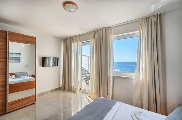 Dört Kişilik Oda, Balkon, Deniz Manzaralı