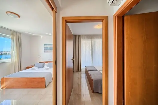 Dört Kişilik Oda, Balkon, Deniz Manzaralı