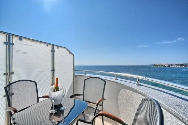 Dört Kişilik Oda, Balkon, Deniz Manzaralı