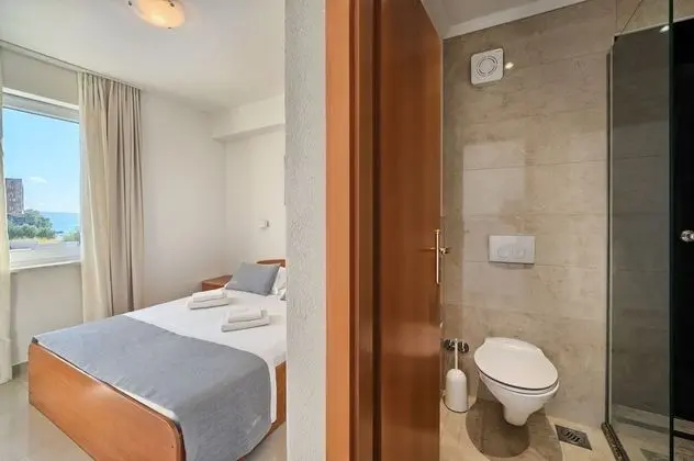 Standard Tek Büyük Yataklı Oda