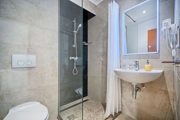 Standard Tek Büyük Yataklı Oda