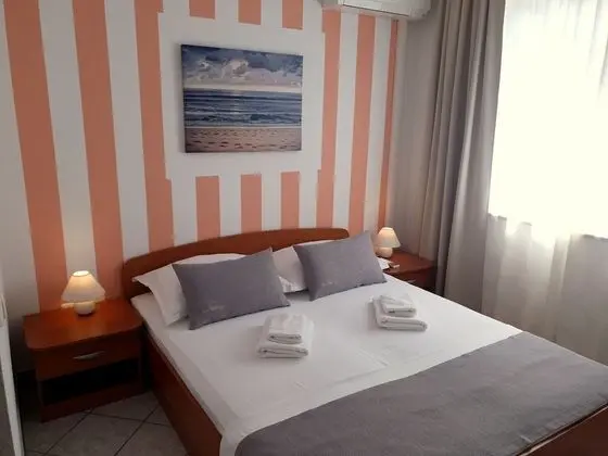 Standard Tek Büyük Yataklı Oda