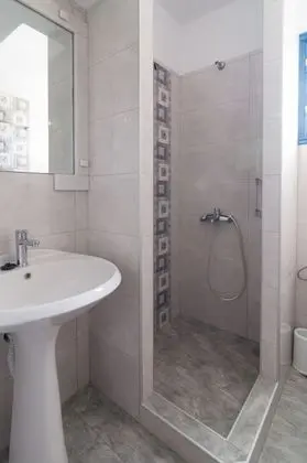 Apart Daire, Bahçe Manzaralı, Denize Sıfır