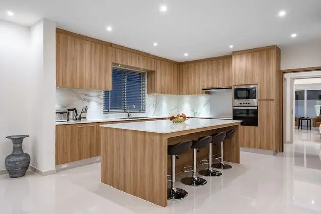 Luxury Villa, Sigara İçilmez