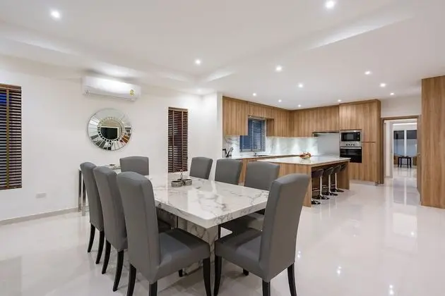 Luxury Villa, Sigara İçilmez