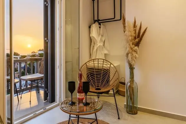 Tek Büyük Yataklı Oda, Kısmi Deniz Manzaralı