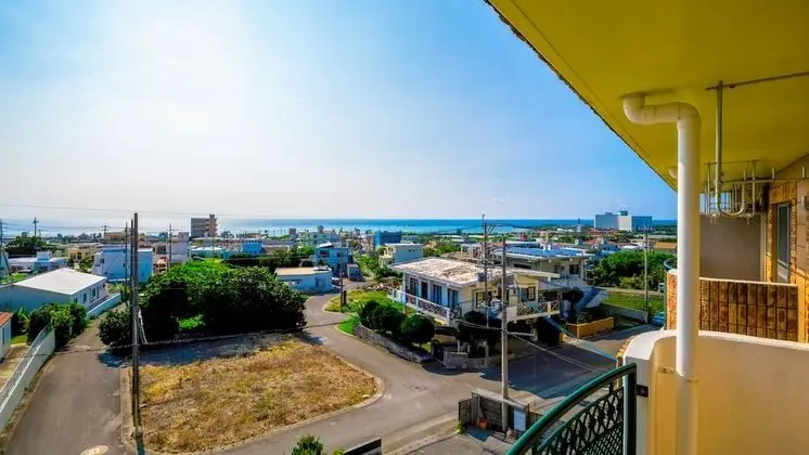 Üç Kişilik Oda, Deniz Manzaralı