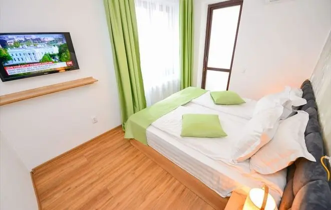 Apart Daire, 2 Yatak Odası, Sigara İçilebilir