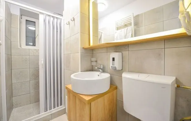 Apart Daire, 2 Yatak Odası, Sigara İçilebilir