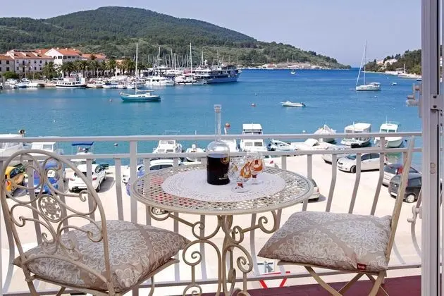 Apart Daire (Three Bedroom Apartment with Balcony )