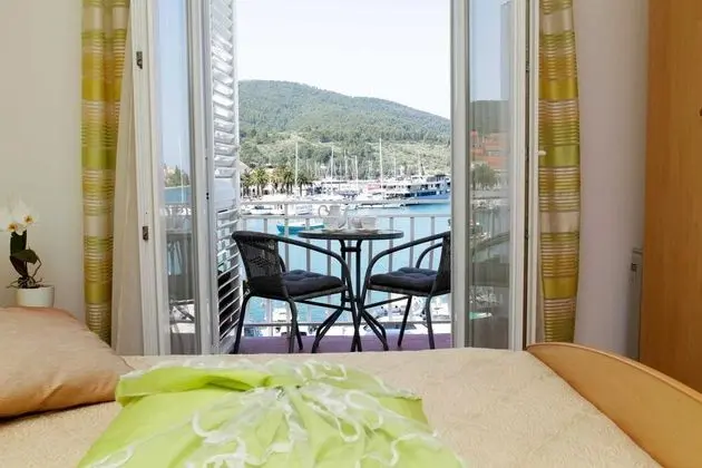 Apart Daire (Three Bedroom Apartment with Balcony )